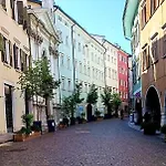 Dom Apartment *