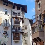 Dom Apartment